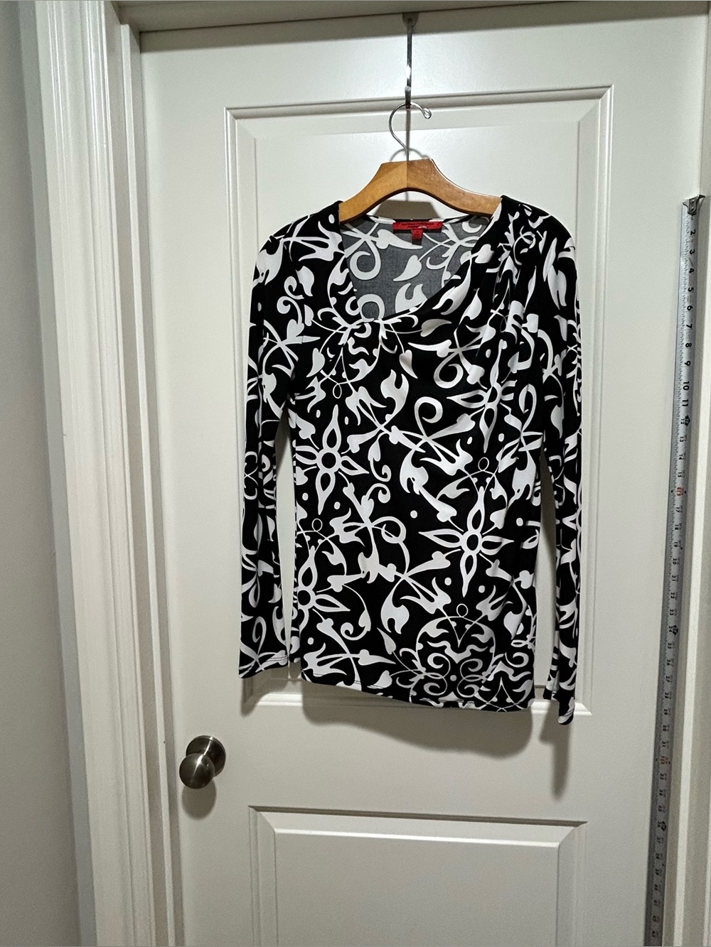 Narciso Rodriguez Women's size S Black & White Long-Sleeve Draped Neck Top